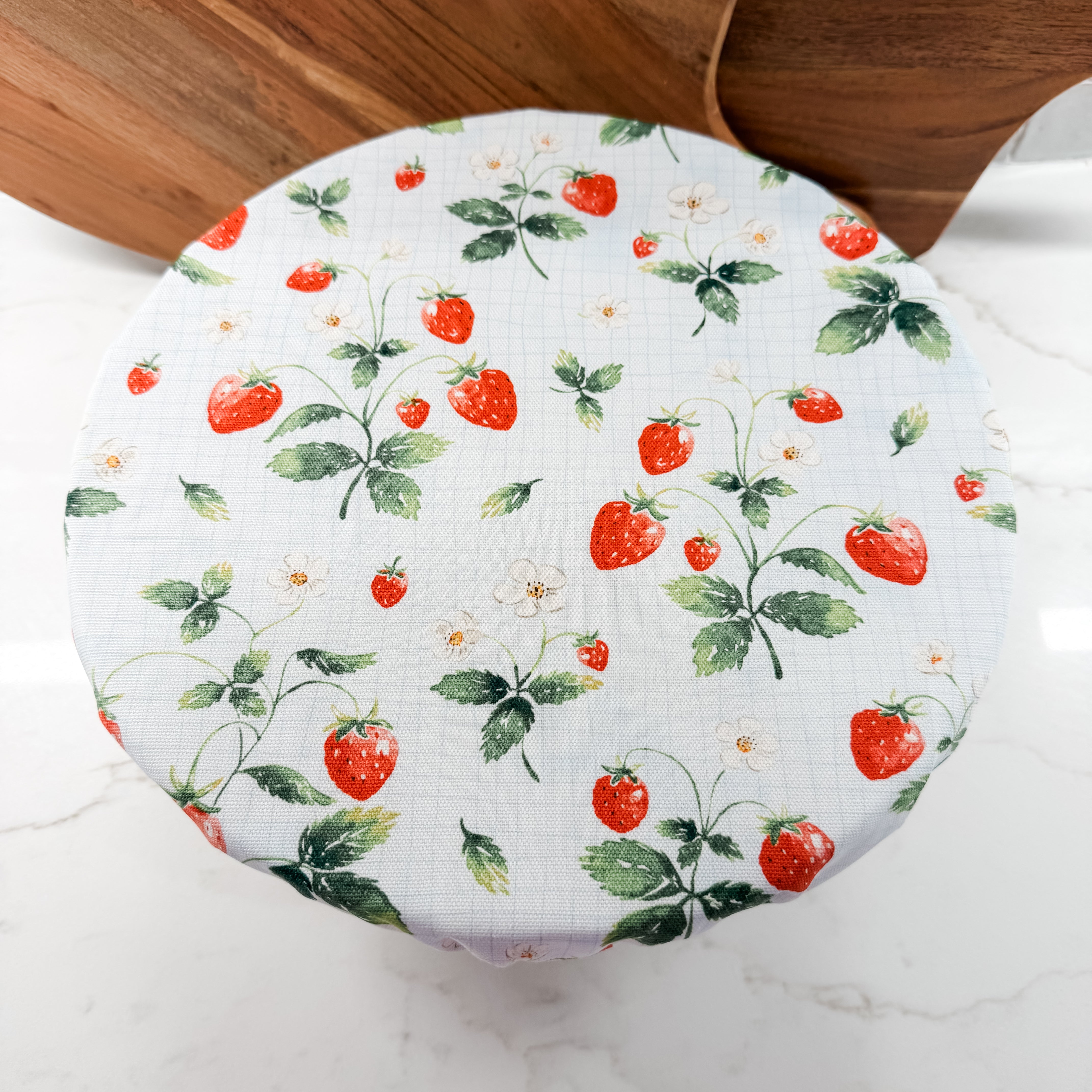 “Strawberry Fields” XXL Waterproof Bowl Cover